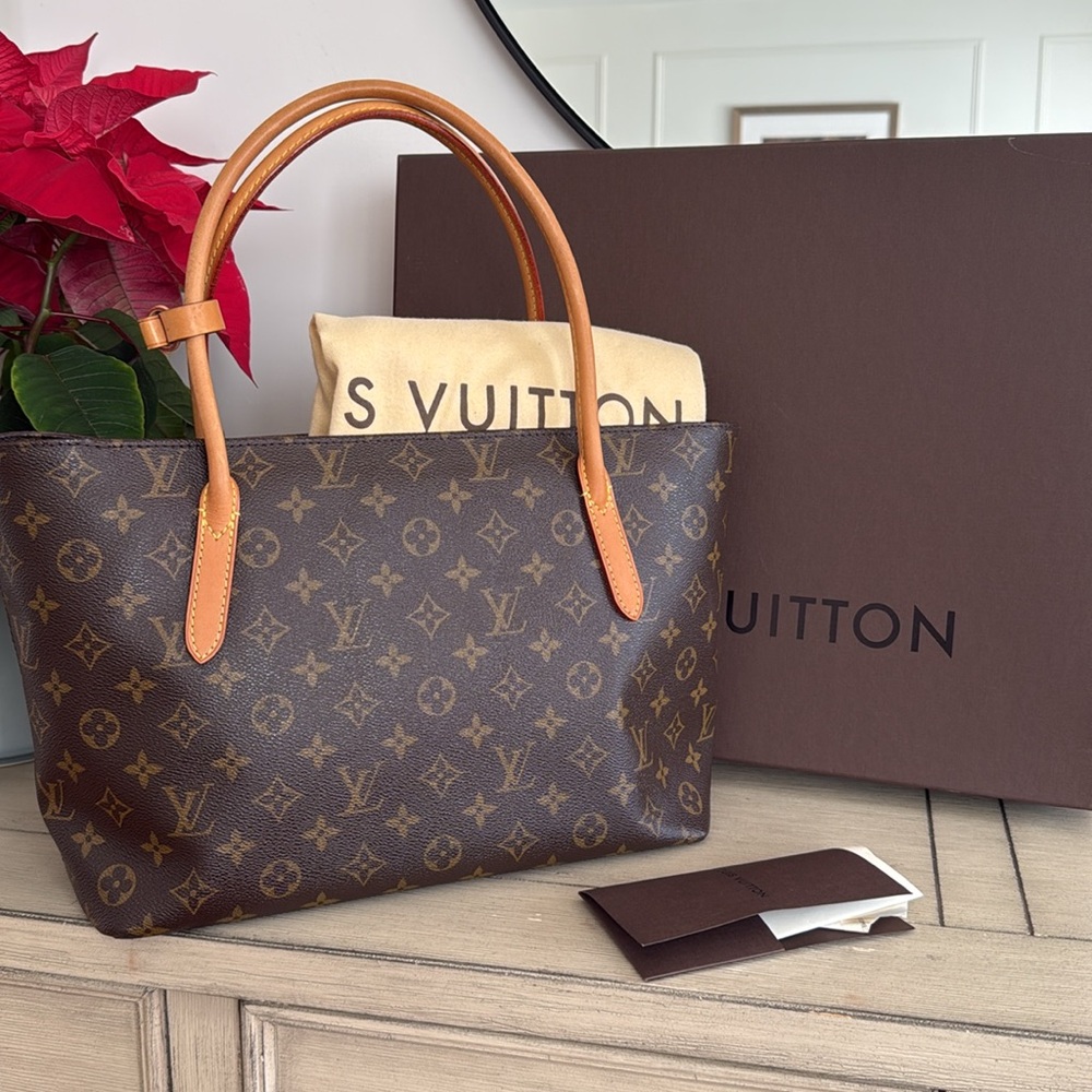VGUC Louis Vuitton Paspail PM M40608 Monogram with original purchase receipt box